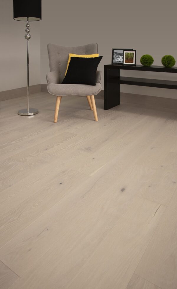 Oak - Aspen for Moore Flooring + Design webpage Oak - Aspen